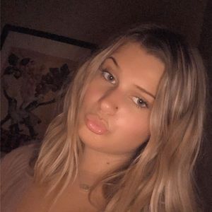 Meet your Posher, Ava